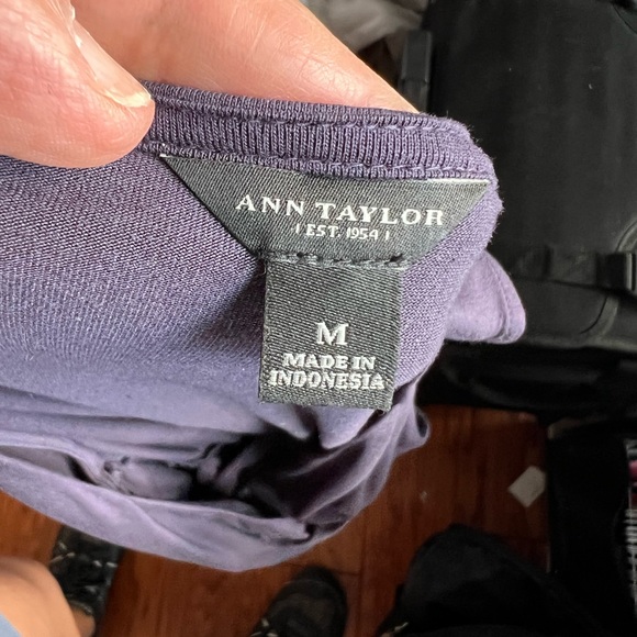 Ann Taylor sleeveless jersey blouse/ crossover tank with buttons.  Size medium. - Picture 6 of 7